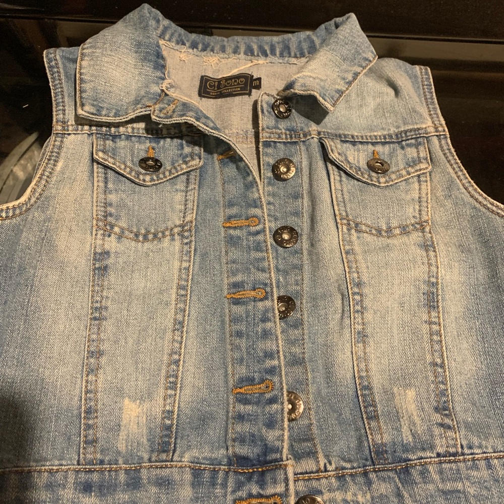 Sleeveless denim jacket - Picture 2 of 4